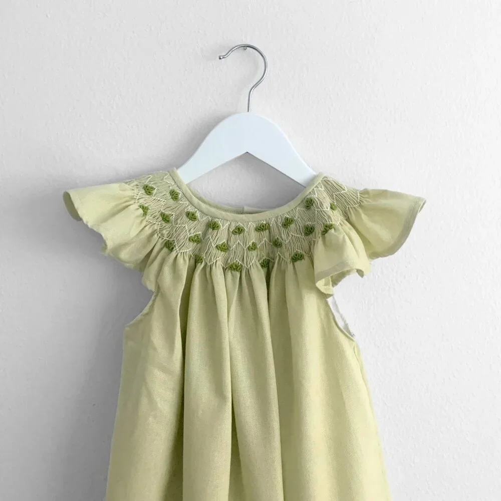 NWT Pretty Girls Smocked Bishop Dress Lovely Spring Flowers Embroidery Cute 6Y